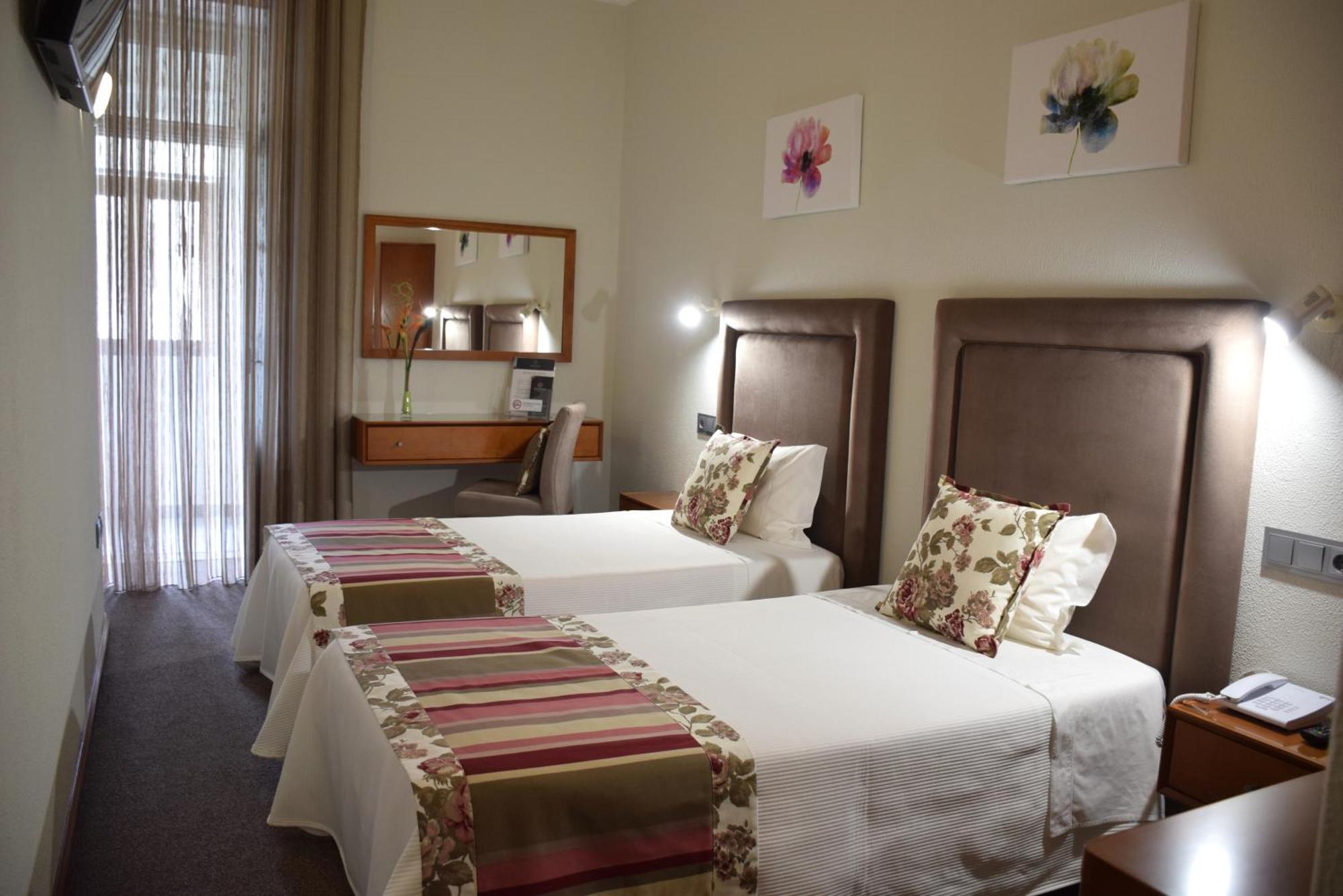 Lusitana Hotel ปอร์โต ภายนอก รูปภาพ