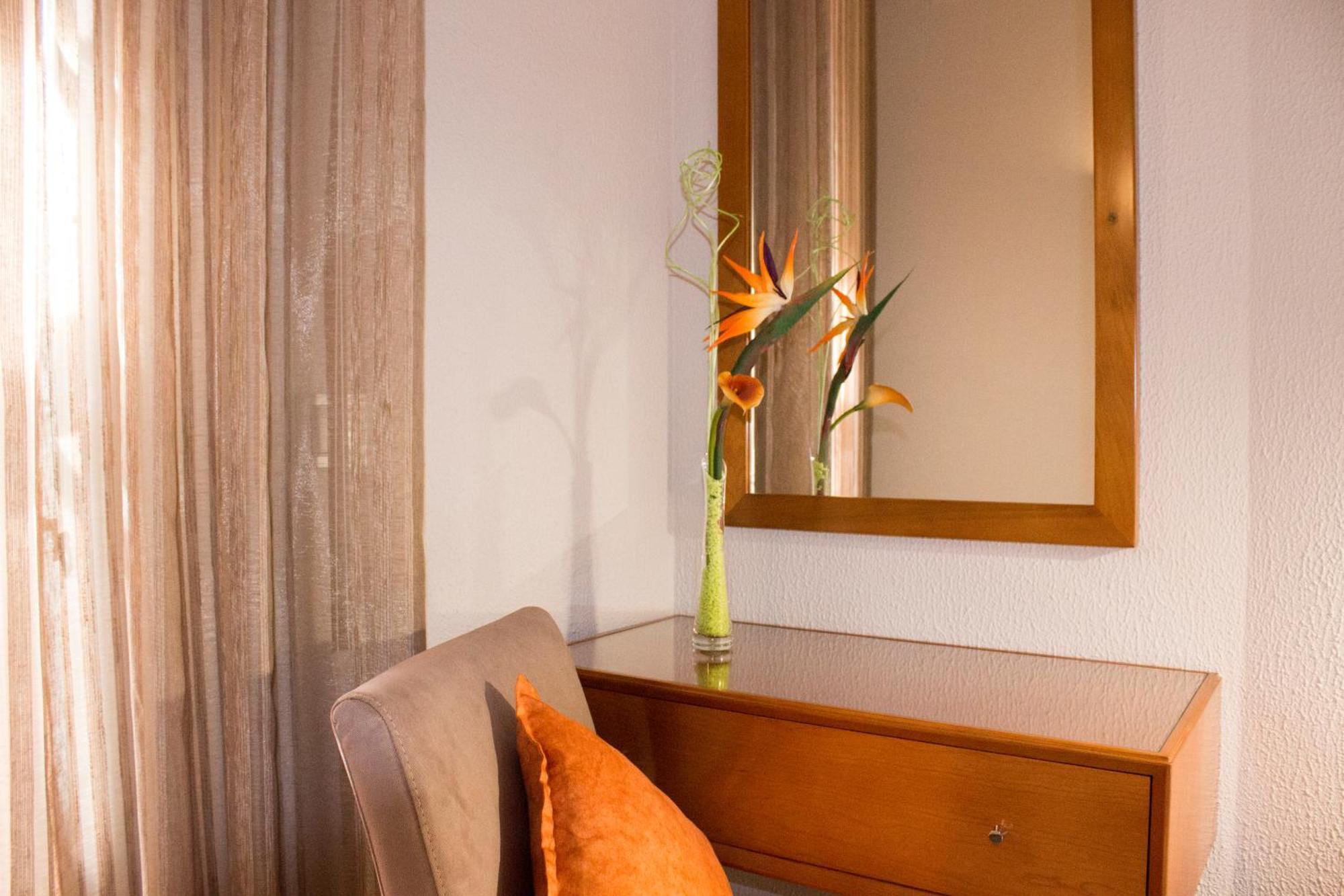 Lusitana Hotel ปอร์โต ภายนอก รูปภาพ